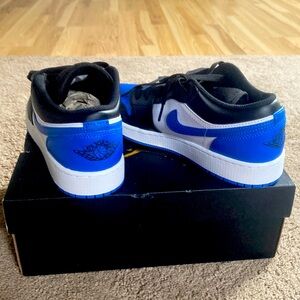 Brand new men’s dunks